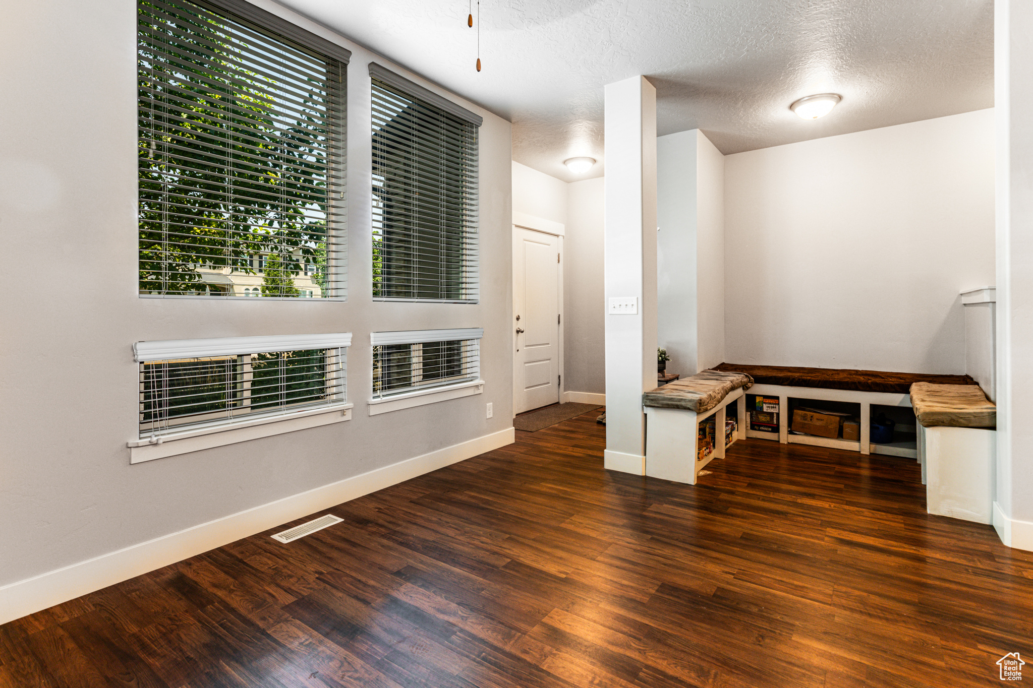 West Jordan, Utah 84081, United States, 3 Bedrooms Bedrooms, ,2 BathroomsBathrooms,Residential,Pending,49241