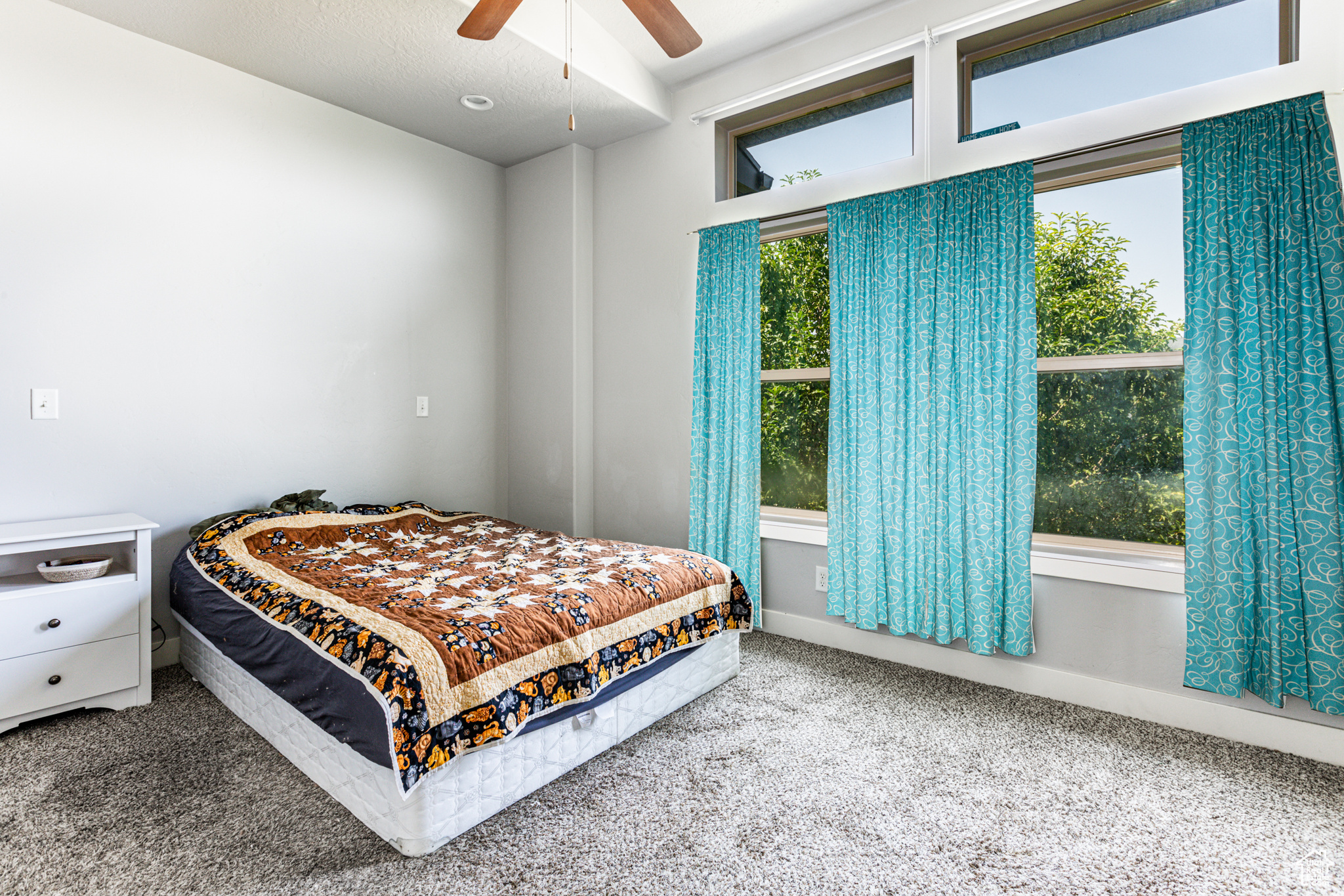 West Jordan, Utah 84081, United States, 3 Bedrooms Bedrooms, ,2 BathroomsBathrooms,Residential,Pending,49241