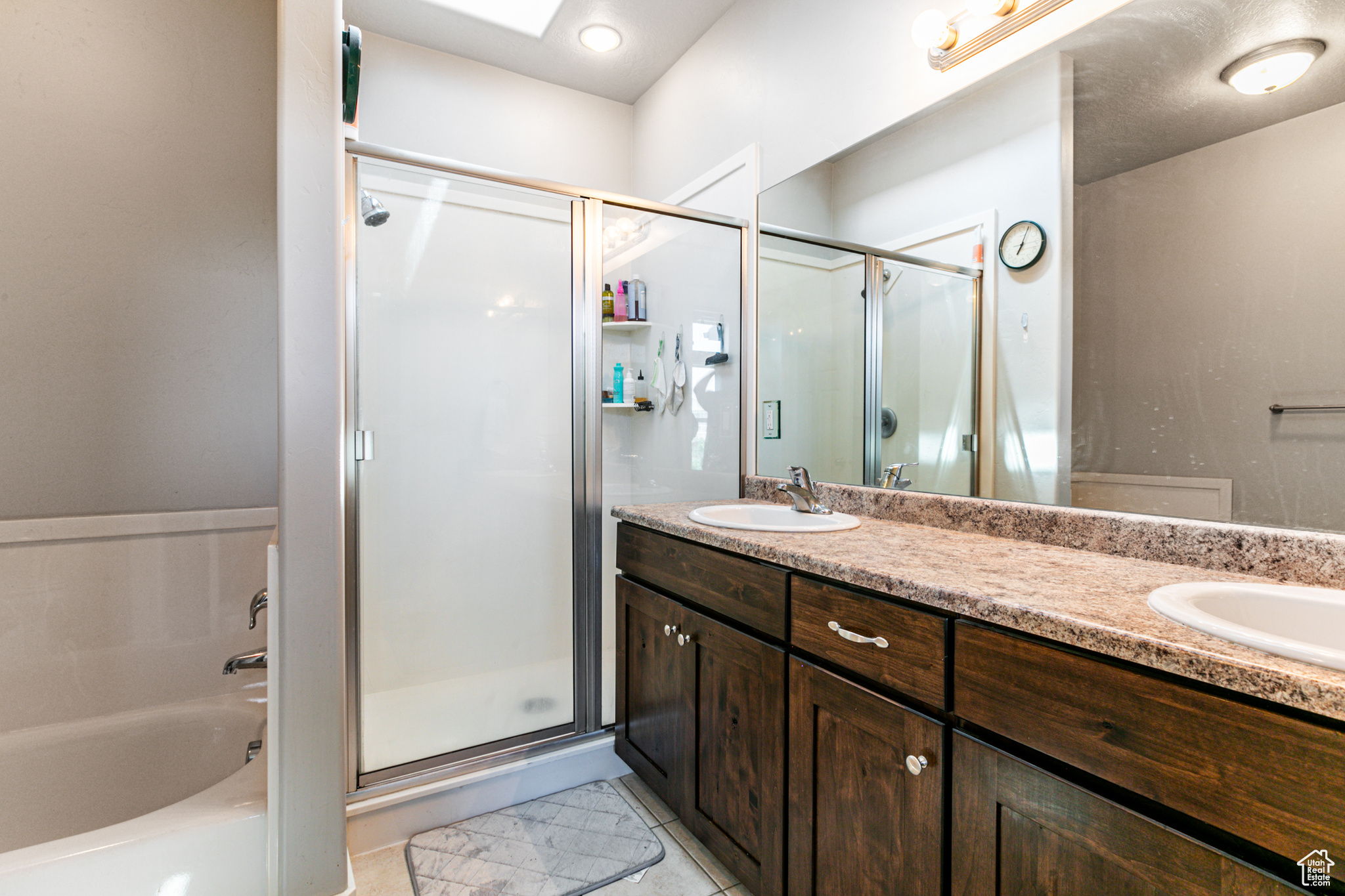 West Jordan, Utah 84081, United States, 3 Bedrooms Bedrooms, ,2 BathroomsBathrooms,Residential,Pending,49241