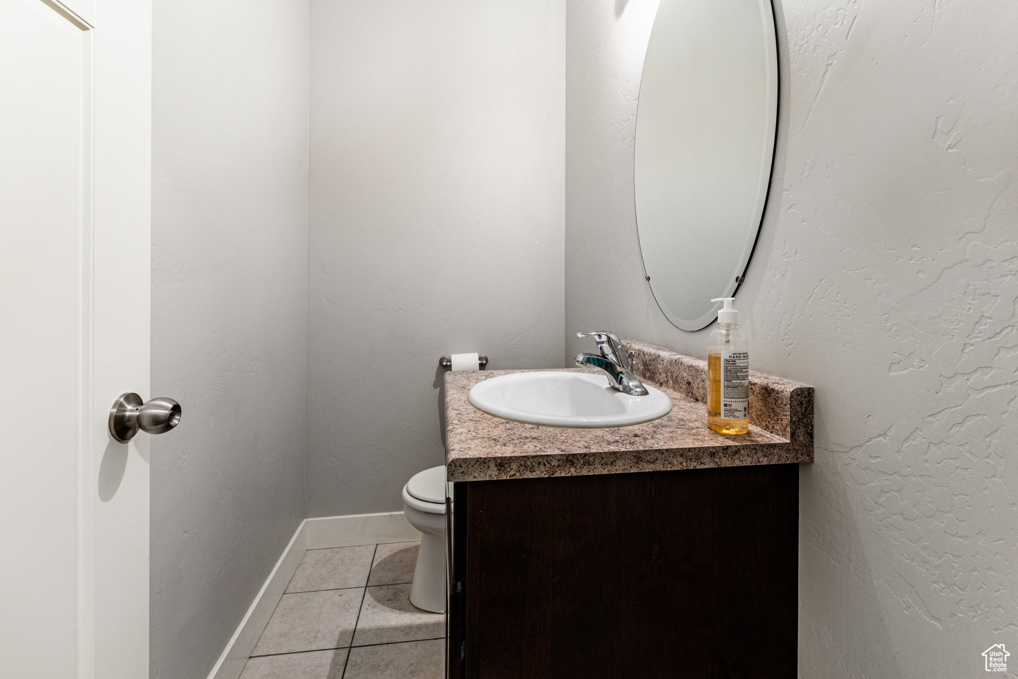 West Jordan, Utah 84081, United States, 3 Bedrooms Bedrooms, ,2 BathroomsBathrooms,Residential,Pending,49241