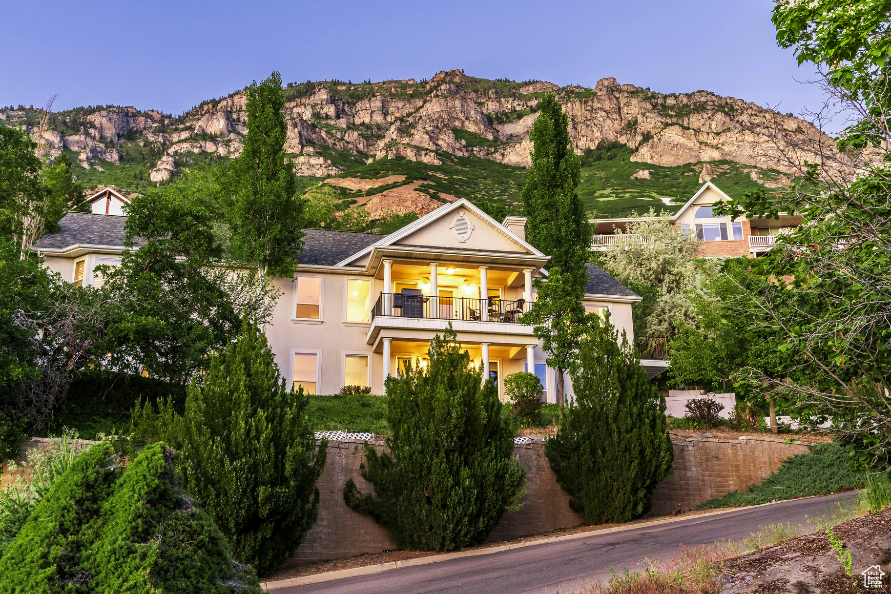 OAK CLIFF - Residential