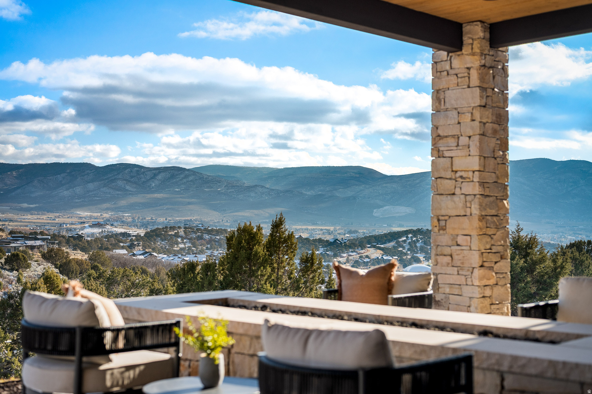 RED LEDGES - Residential