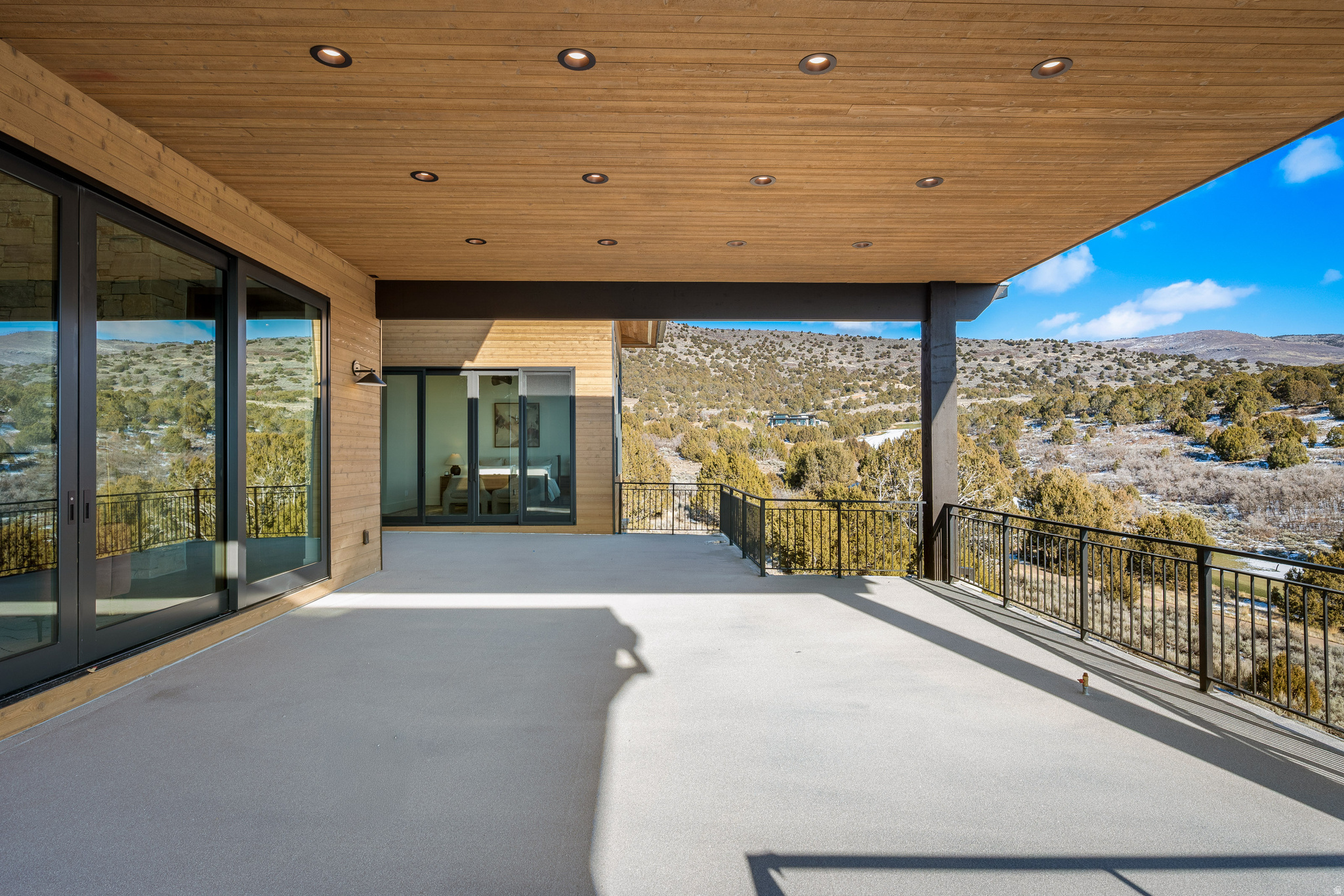 RED LEDGES - Residential