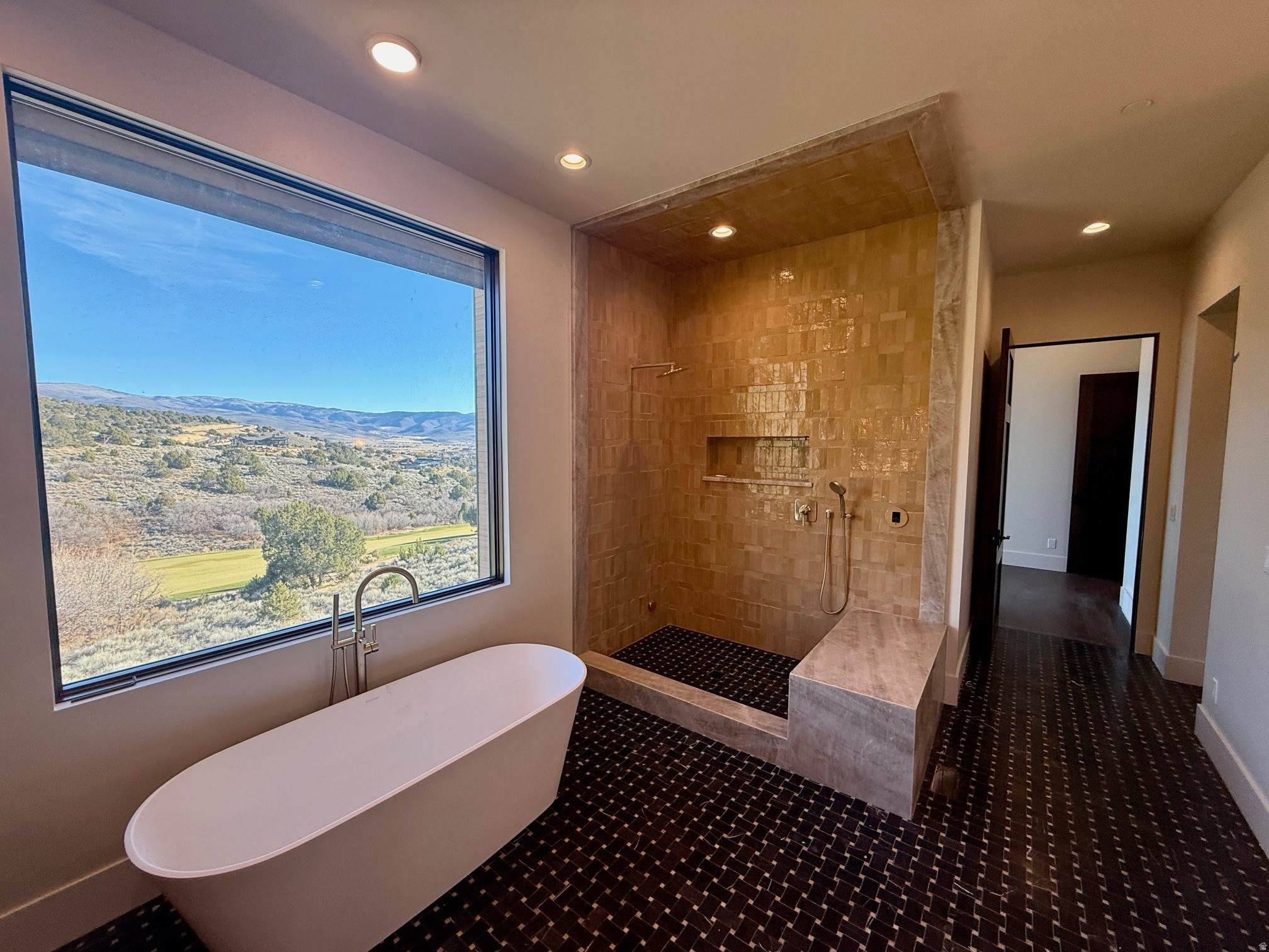 RED LEDGES - Residential