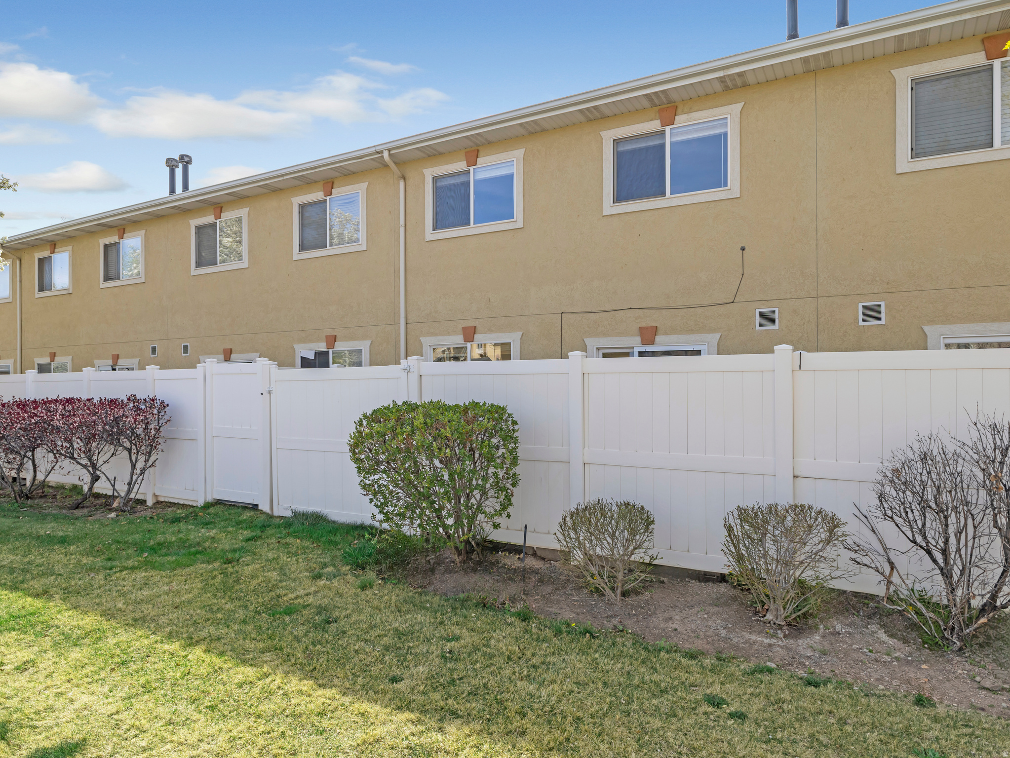 TUSCANY TOWNHOMES PH - Residential