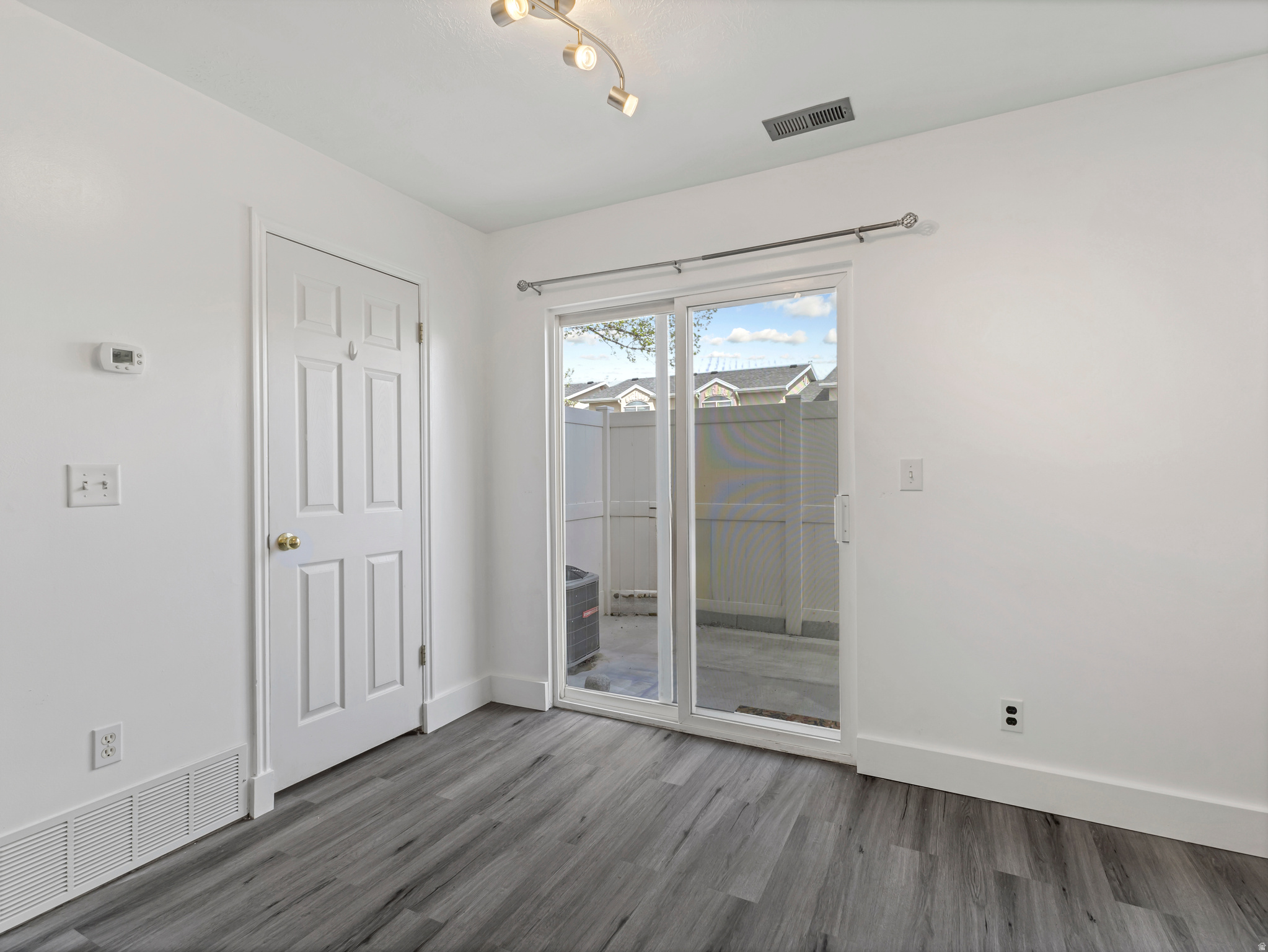 TUSCANY TOWNHOMES PH - Residential