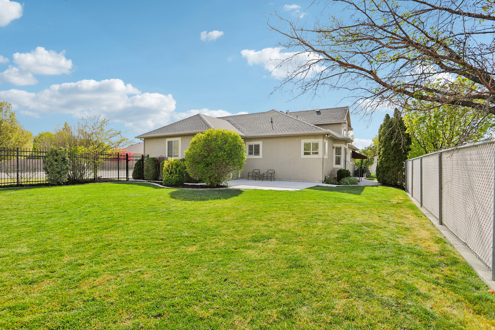 MEADOWS - Residential