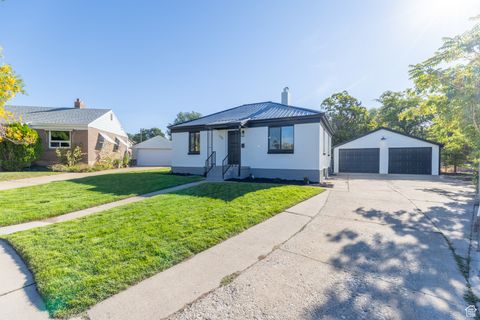 Photo of 175 ROSS DR, Clearfield, UT 84015 (MLS # 2115419)