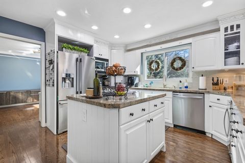 Tiny photo for 5155 S 2050 E, Holladay, UT 84117 (MLS # 2142325)