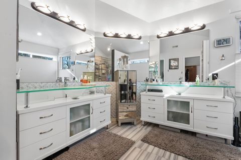 Tiny photo for 5155 S 2050 E, Holladay, UT 84117 (MLS # 2142325)