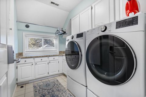 Tiny photo for 5155 S 2050 E, Holladay, UT 84117 (MLS # 2142325)