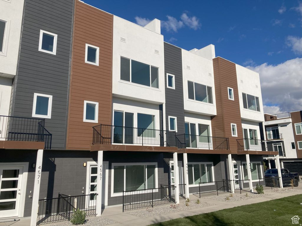 Photo of 4566 W PLEASANT PINE CT #39, Salt Lake City, UT 84120 (MLS # 2150466)