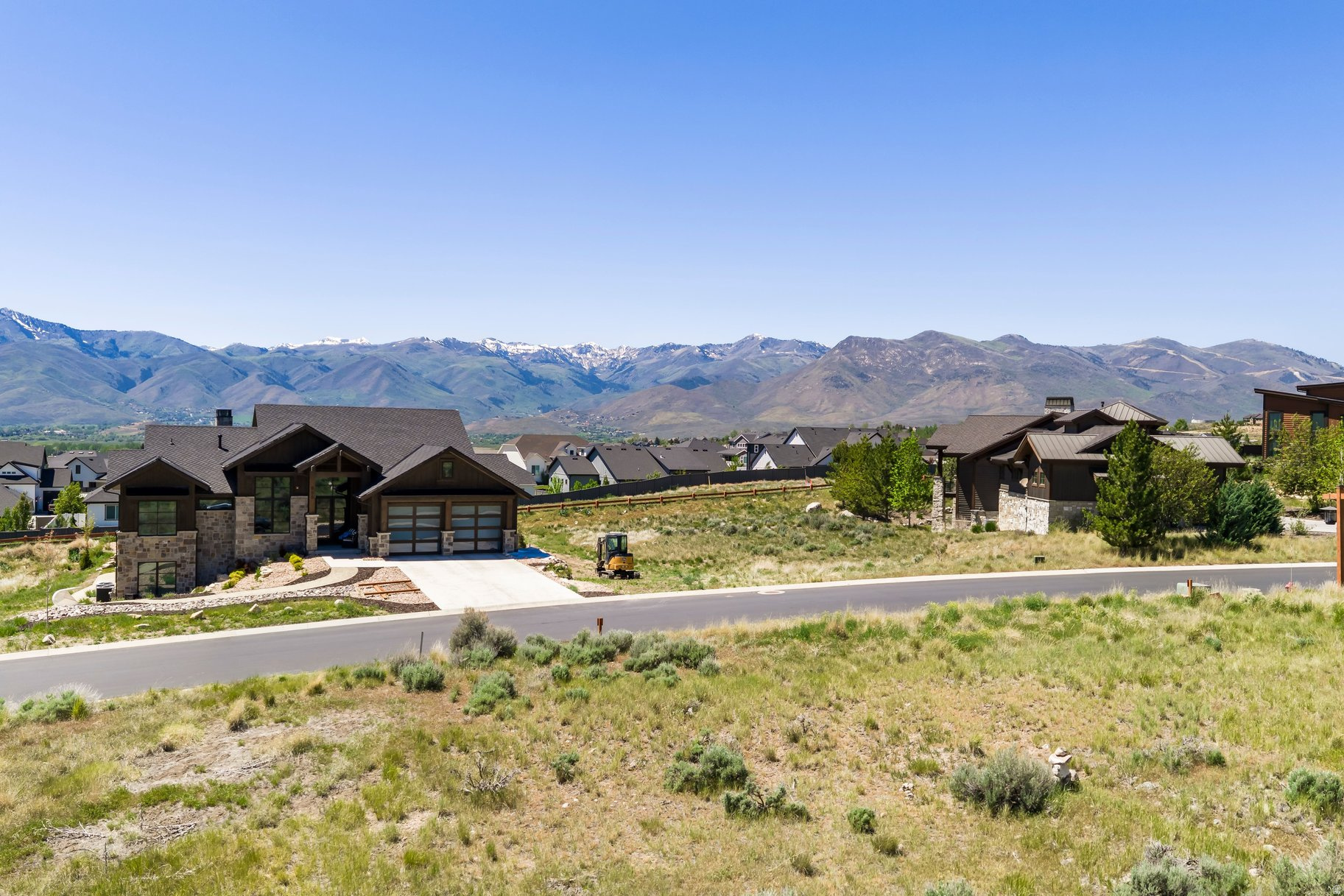 RED LEDGES - Land
