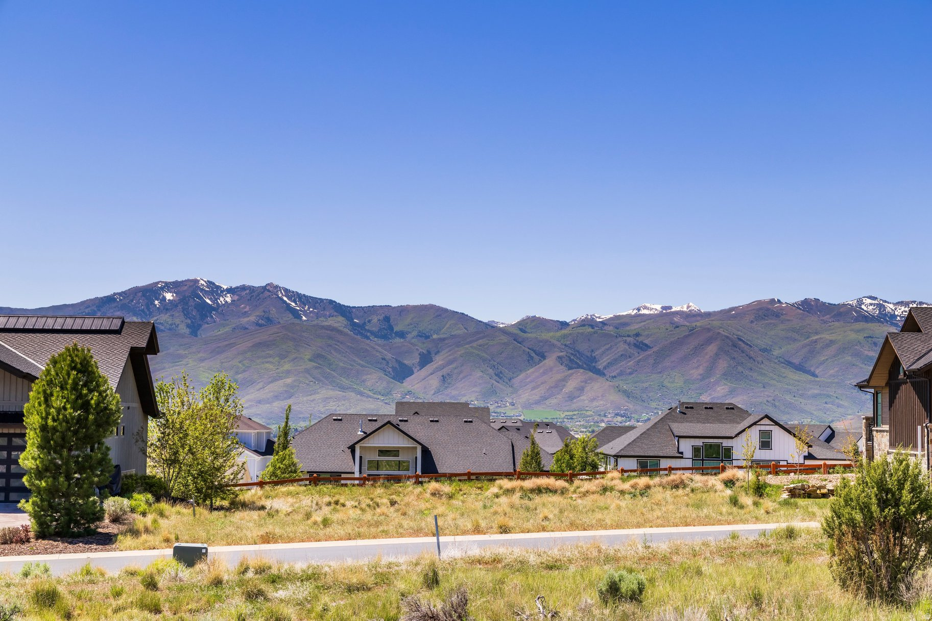 RED LEDGES - Land
