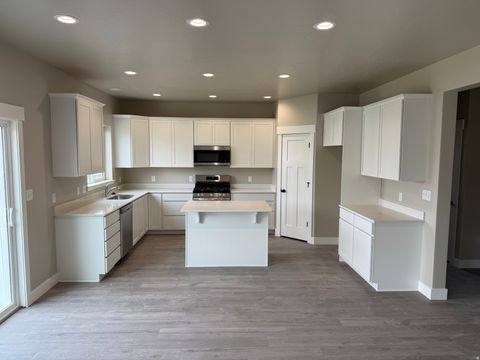 Tiny photo for 394 E 500 N #LOT 15, Salem, UT 84653 (MLS # 2147092)