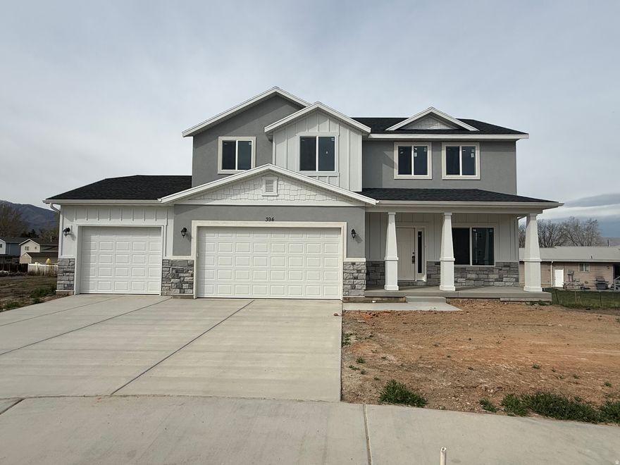 BRAND NEW Walk out Basement w/Large Lot!! 5 BEDROOM HOME IN NE SALEM! large kitchen/fam rm, Wood/EVP  flooring, two tone paint, Upgraded WHITE cabinets with kitchen island & crown molding, Quartz Countertop's, separate shower & soaker tub in master, central air, garage door opener with keypad, Unfinished basement with entrance, plus much more. Taxes estimated. ** SEE AGENT REMARKS FOR $10k OFFERS & SPECIALS**