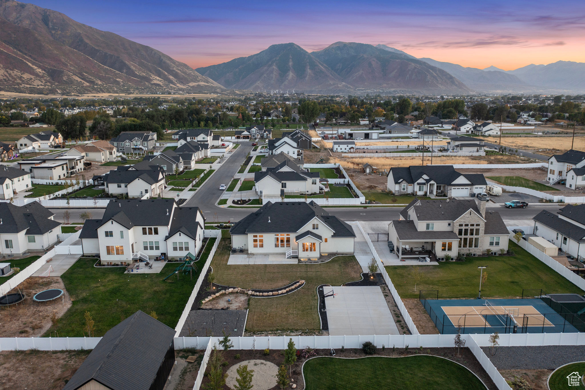 WHITING FARMS - Residential