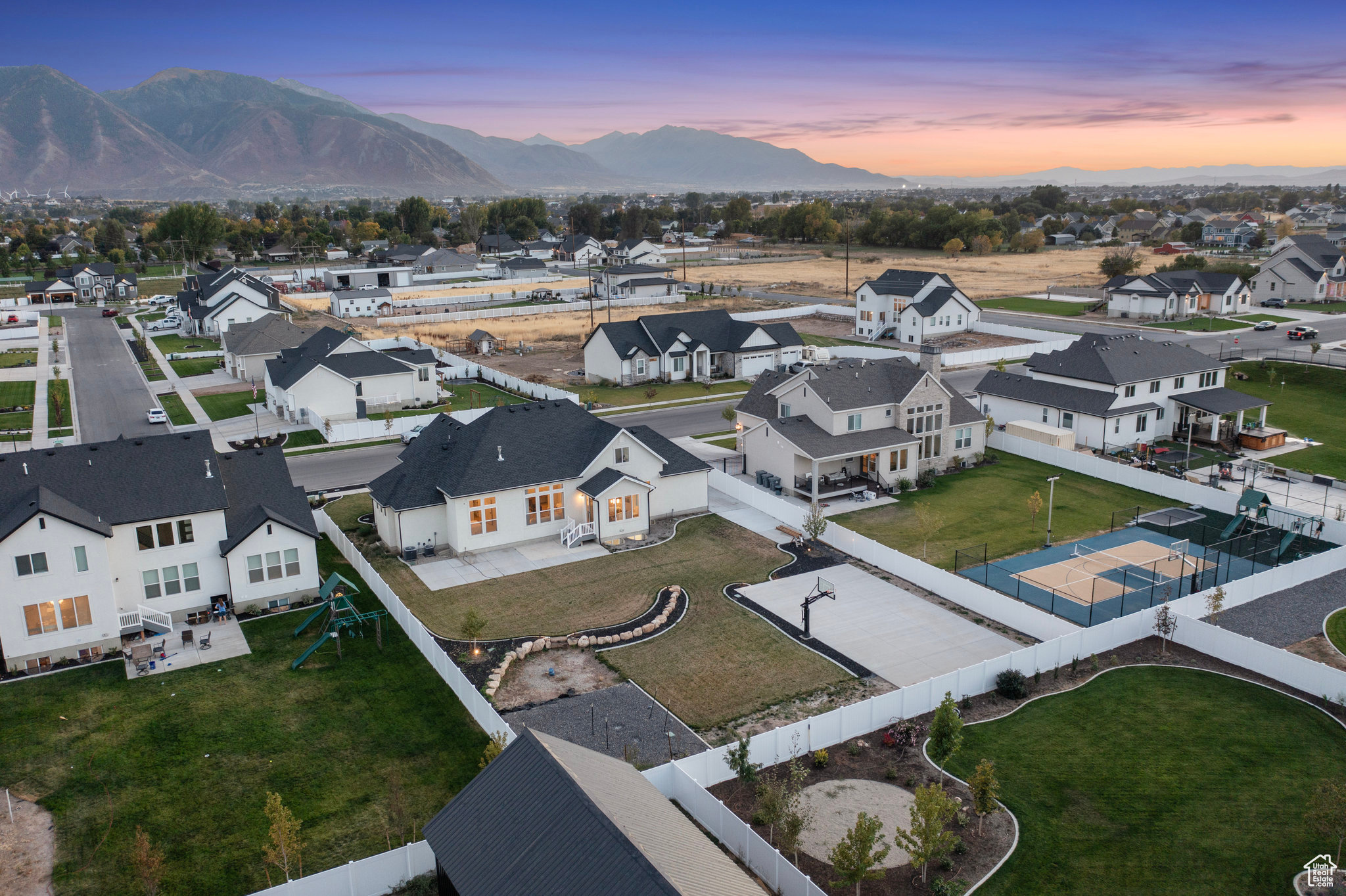 WHITING FARMS - Residential