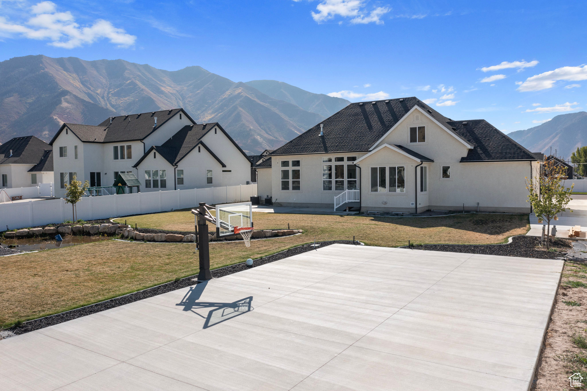 WHITING FARMS - Residential