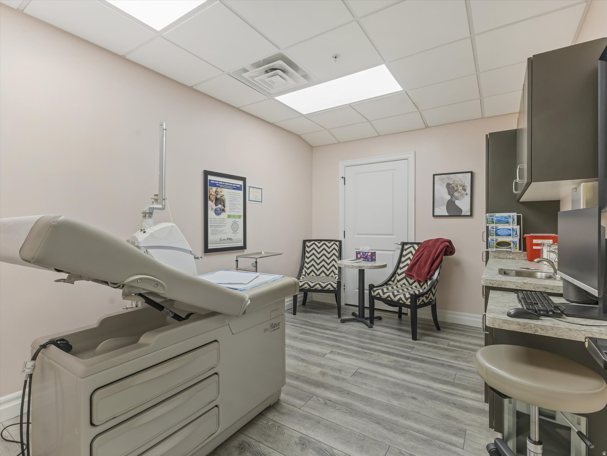 ROCKWELL SQUARE - Commercial Sale