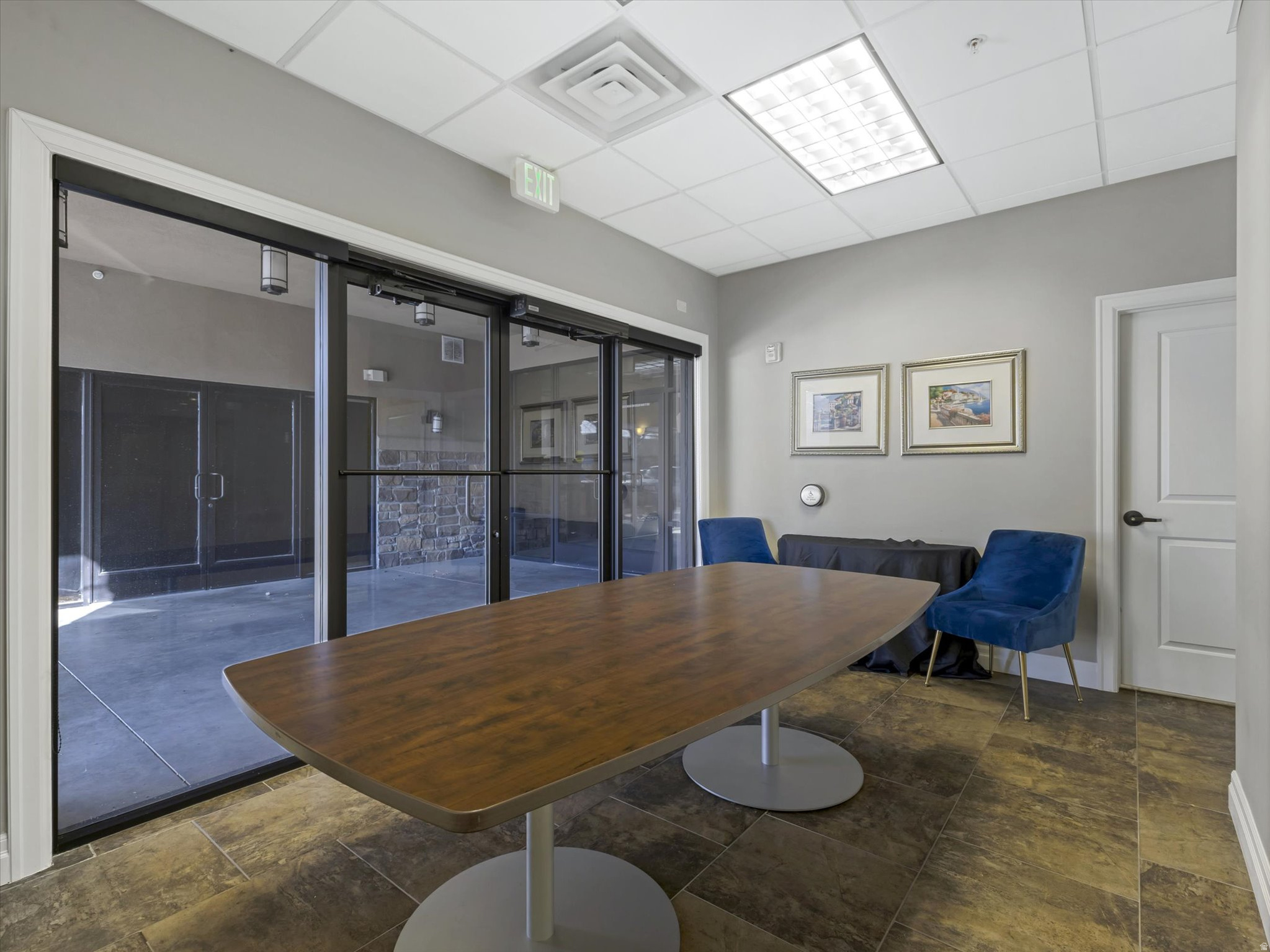 ROCKWELL SQUARE - Commercial Sale