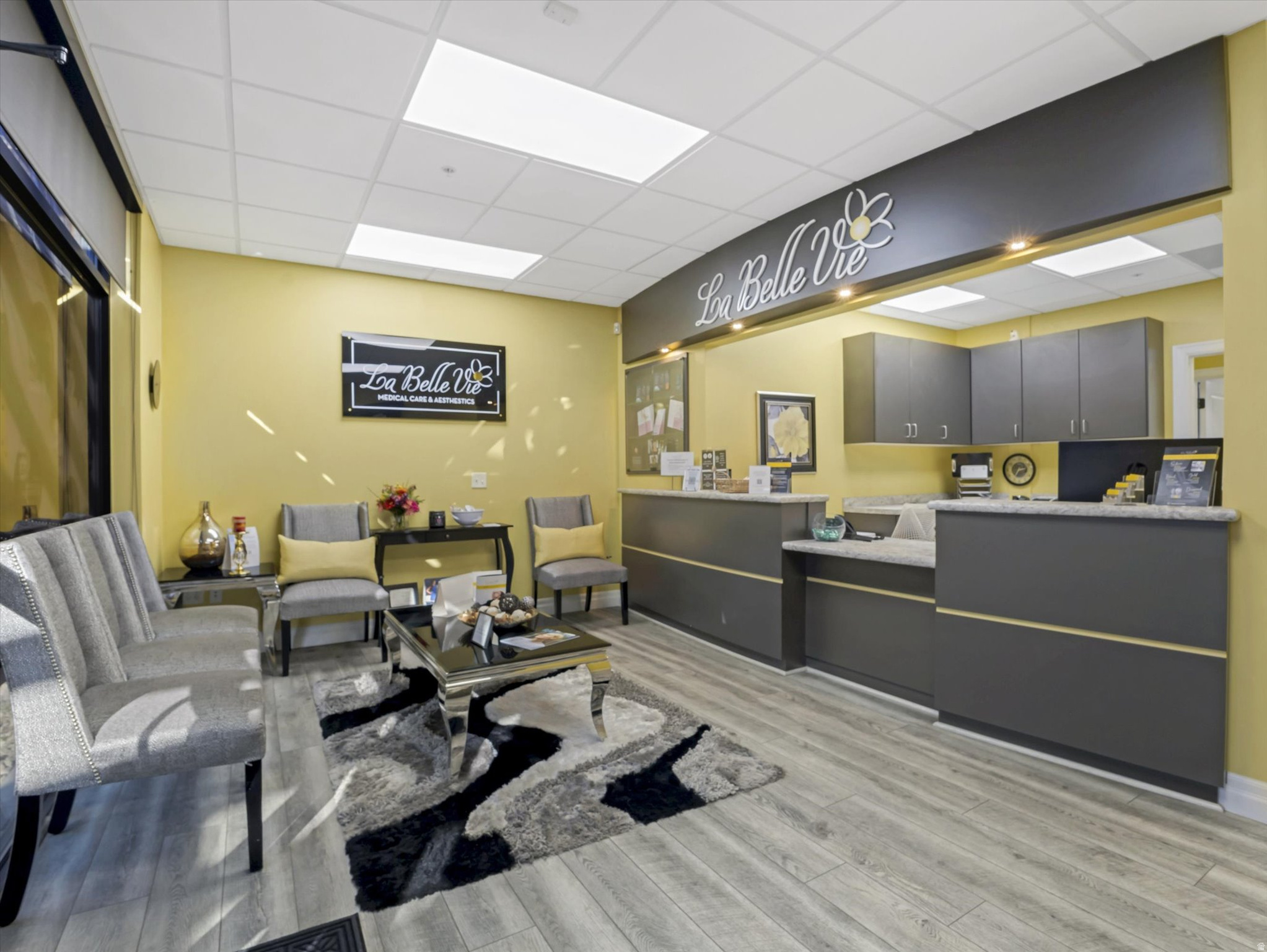 ROCKWELL SQUARE - Commercial Sale