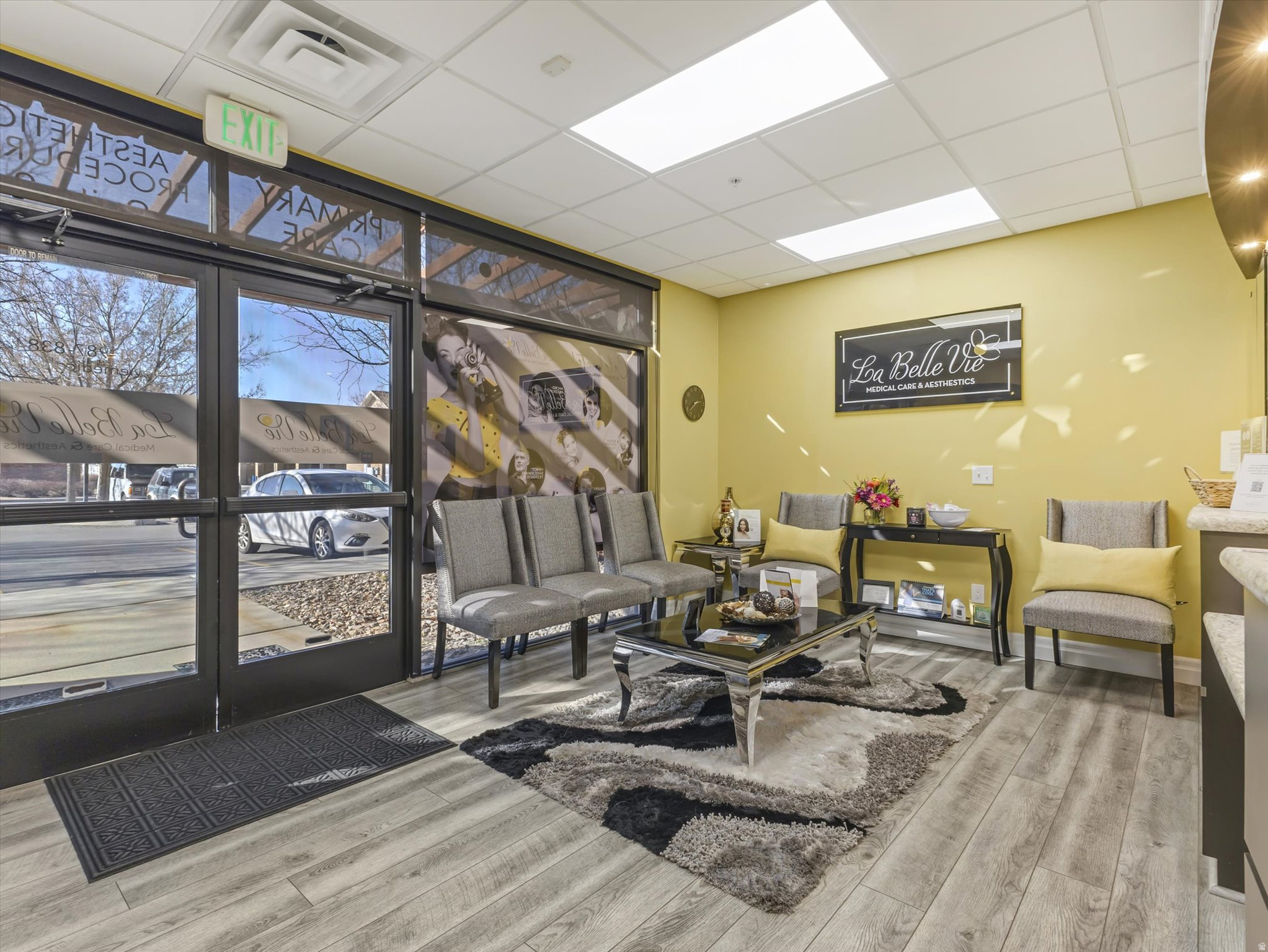 ROCKWELL SQUARE - Commercial Sale