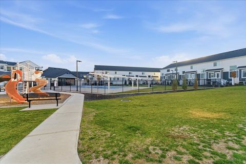 Tiny photo for 938 W CORAL CHARM WAY #L202, Saratoga Springs, UT 84045 (MLS # 2124621)