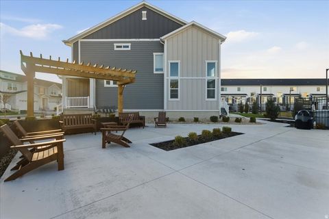 Tiny photo for 938 W CORAL CHARM WAY #L202, Saratoga Springs, UT 84045 (MLS # 2124621)