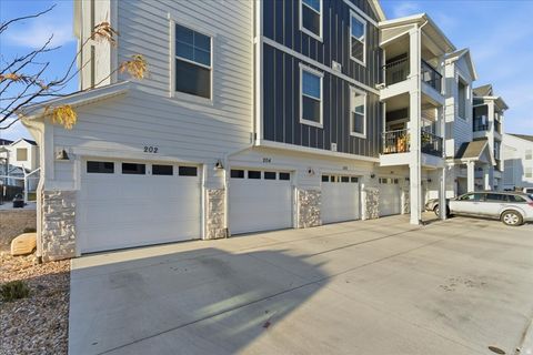 Tiny photo for 938 W CORAL CHARM WAY #L202, Saratoga Springs, UT 84045 (MLS # 2124621)