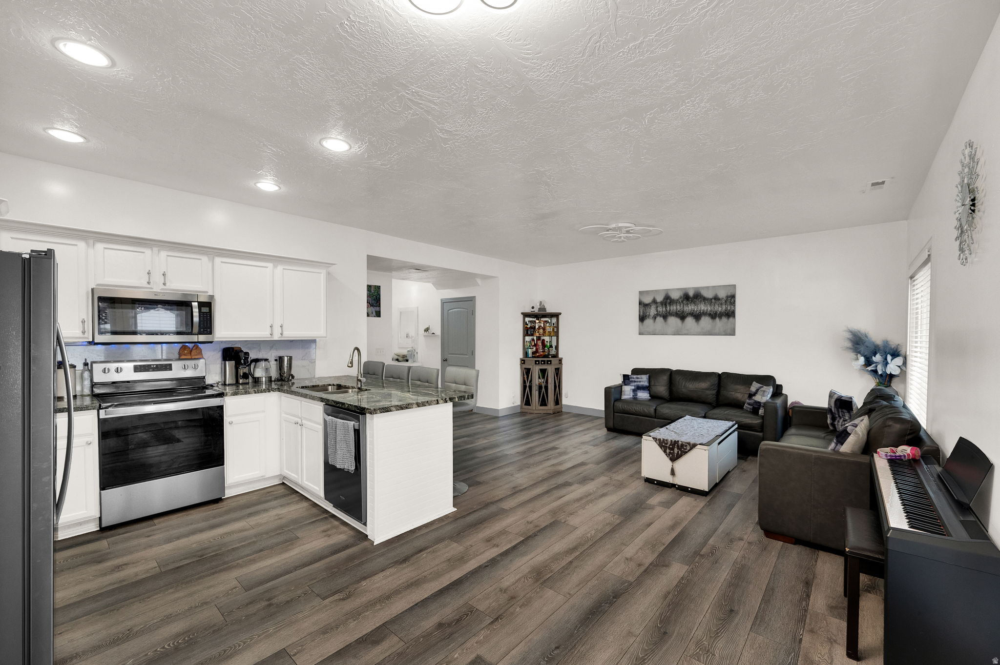 72ND STREET TOWNHOME - Residential