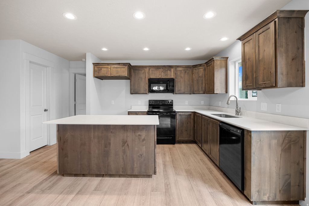 Photo of 1715 S SAGEBERRY DR #347, Santaquin, UT 84655 (MLS # 2152076)