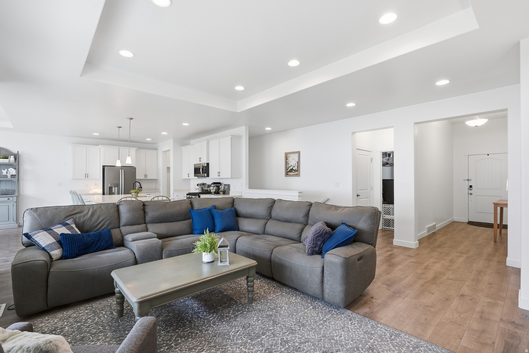 FOOTHILL VILLAGE - Residential