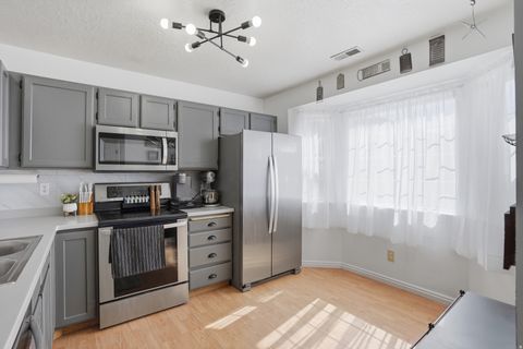Tiny photo for 1108 E 260 N, Spanish Fork, UT 84660 (MLS # 2142720)