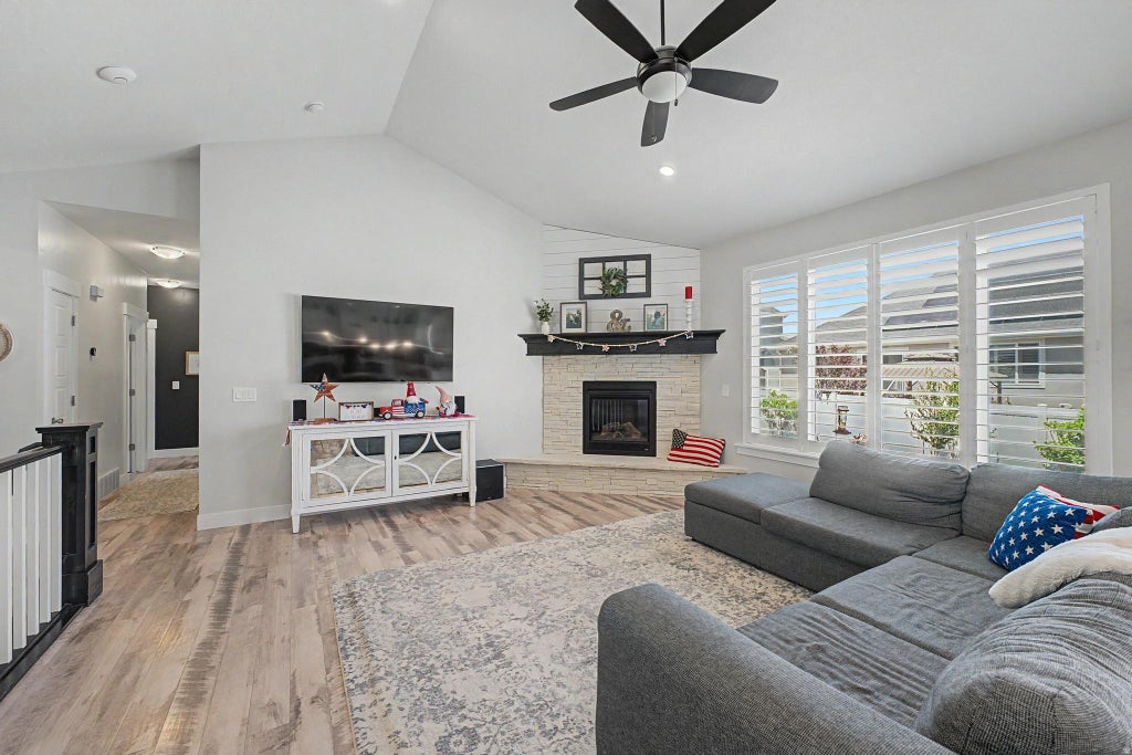 Photo of 692 W BAXTER LN, Saratoga Springs, UT 84045 (MLS # 2164995)