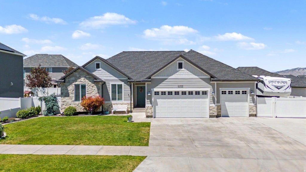 Photo of 692 W BAXTER LN, Saratoga Springs, UT 84045 (MLS # 2164995)
