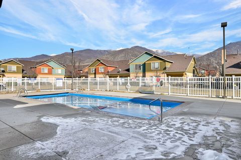 Tiny photo for 864 N FARMINGTON XING W, Farmington, UT 84025 (MLS # 2134641)