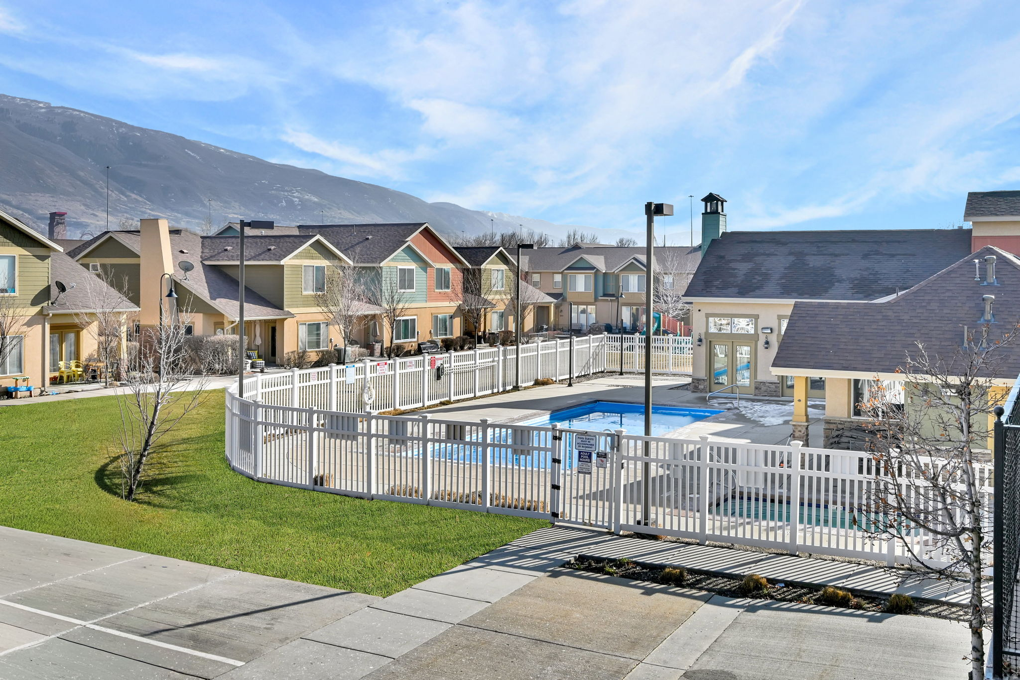 FARMINGTON CROSSING - Residential