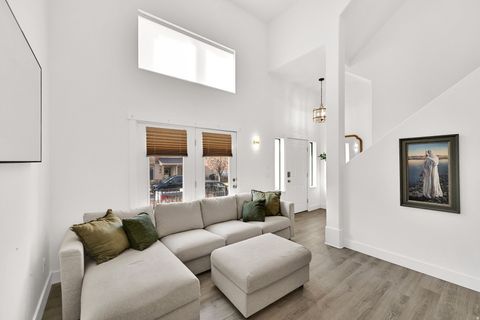 Tiny photo for 864 N FARMINGTON XING W, Farmington, UT 84025 (MLS # 2134641)