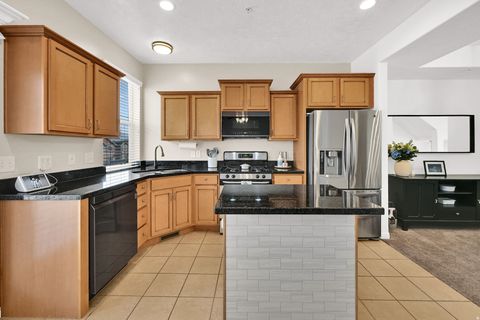 Tiny photo for 864 N FARMINGTON XING W, Farmington, UT 84025 (MLS # 2134641)