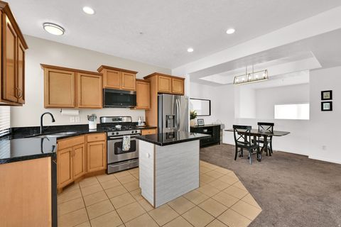 Tiny photo for 864 N FARMINGTON XING W, Farmington, UT 84025 (MLS # 2134641)