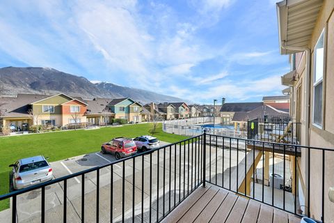 Tiny photo for 864 N FARMINGTON XING W, Farmington, UT 84025 (MLS # 2134641)