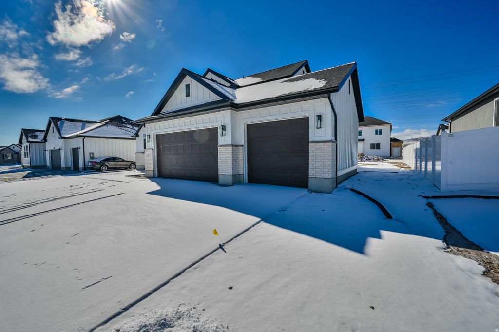 Photo of 2541 N FALL BREEZE WAY, Lehi, UT 84043 (MLS # 2146160)