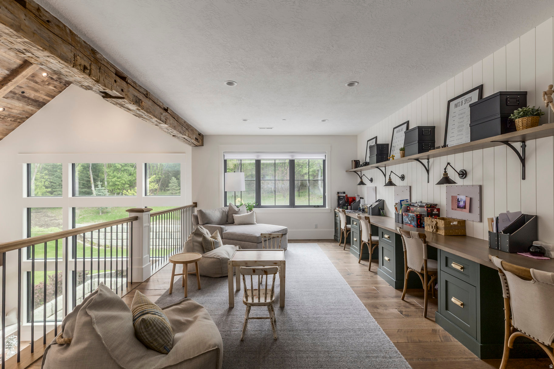 WOODLAND HILLS - Residential