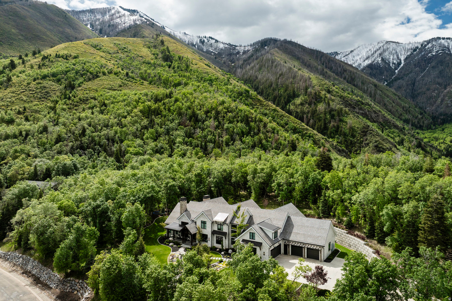 WOODLAND HILLS - Residential