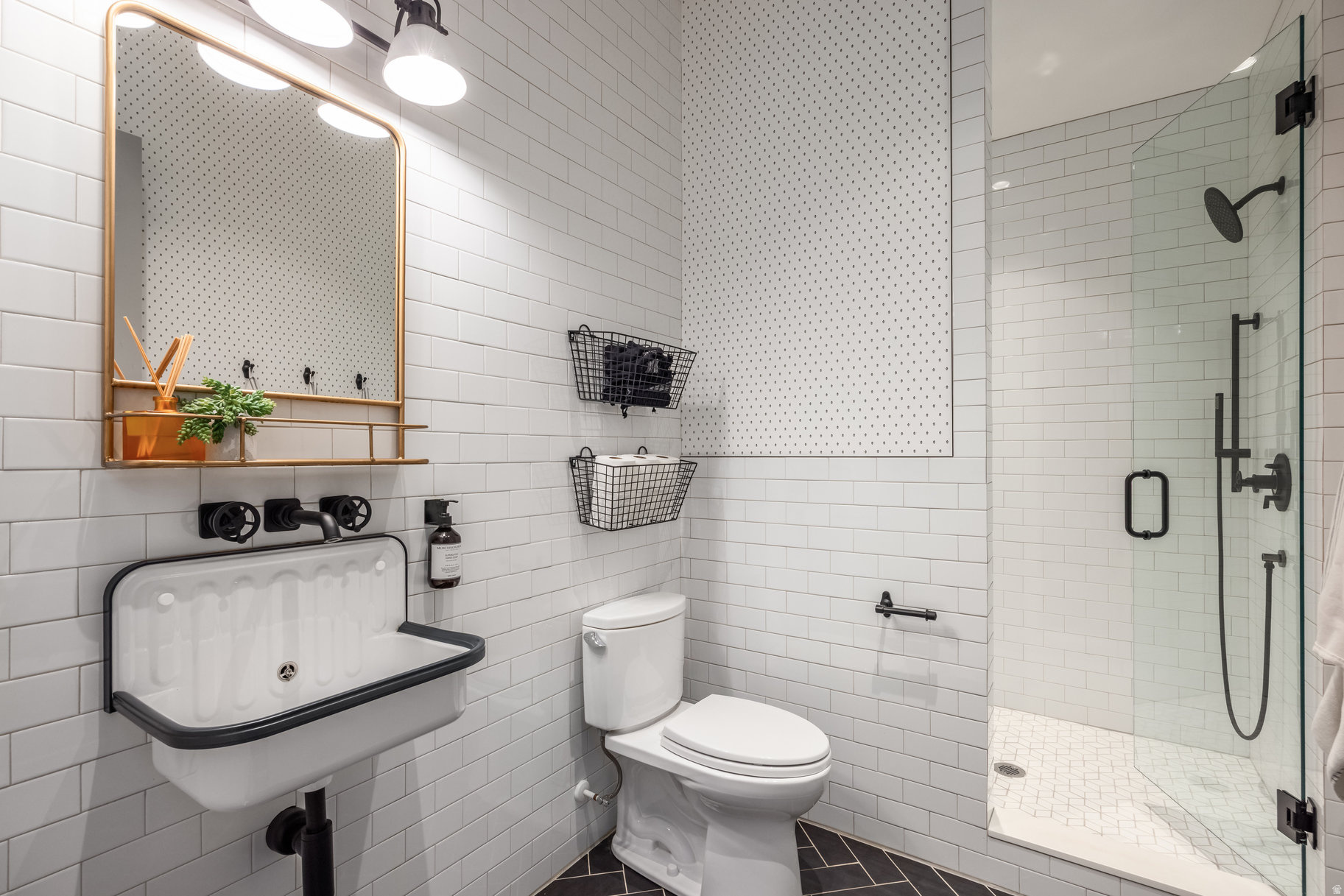 WOODLAND HILLS - Residential