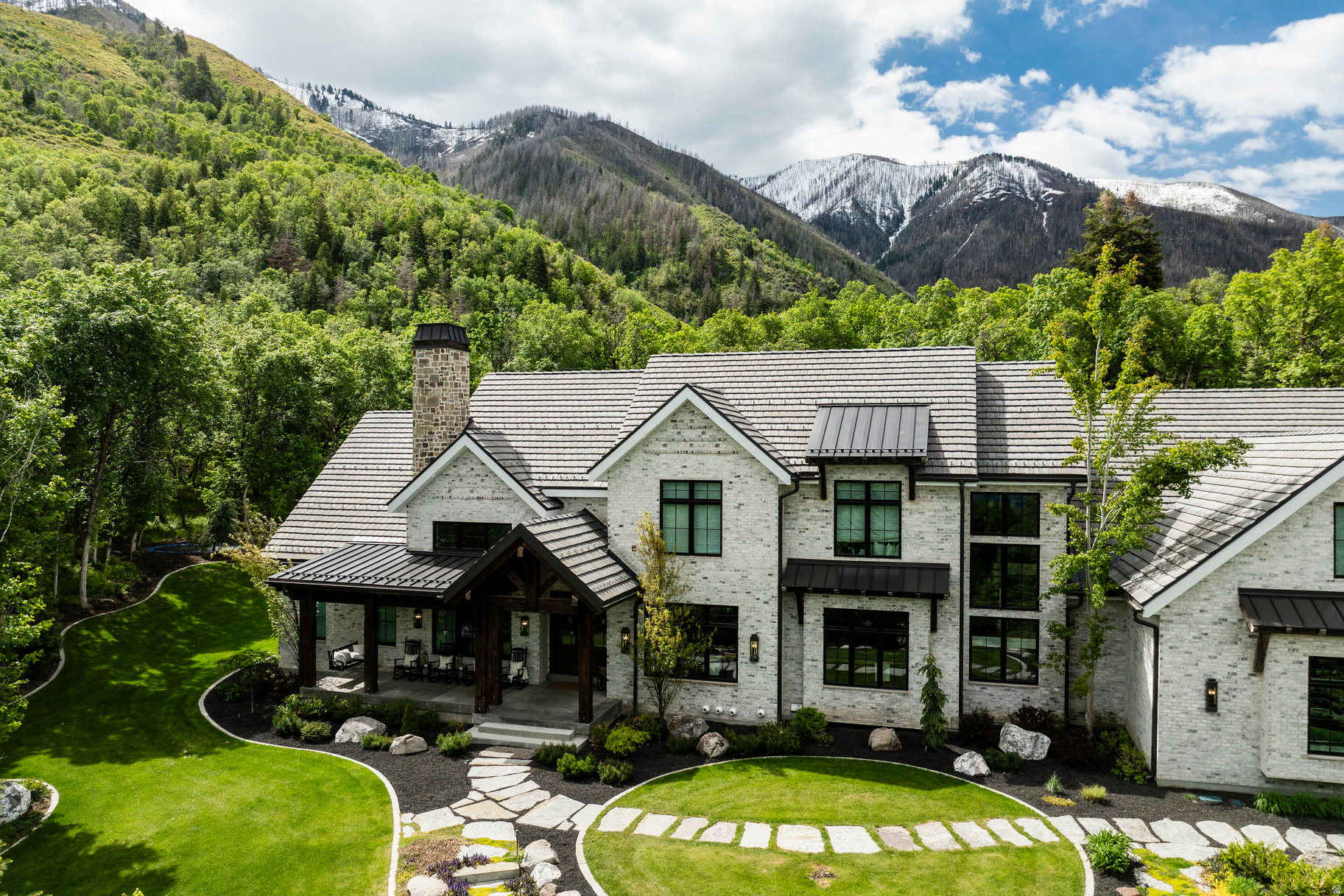 WOODLAND HILLS - Residential