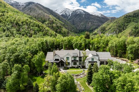 Photo of 1230 S EAGLE NEST DR, Woodland Hills, UT 84653 (MLS # 2152459)