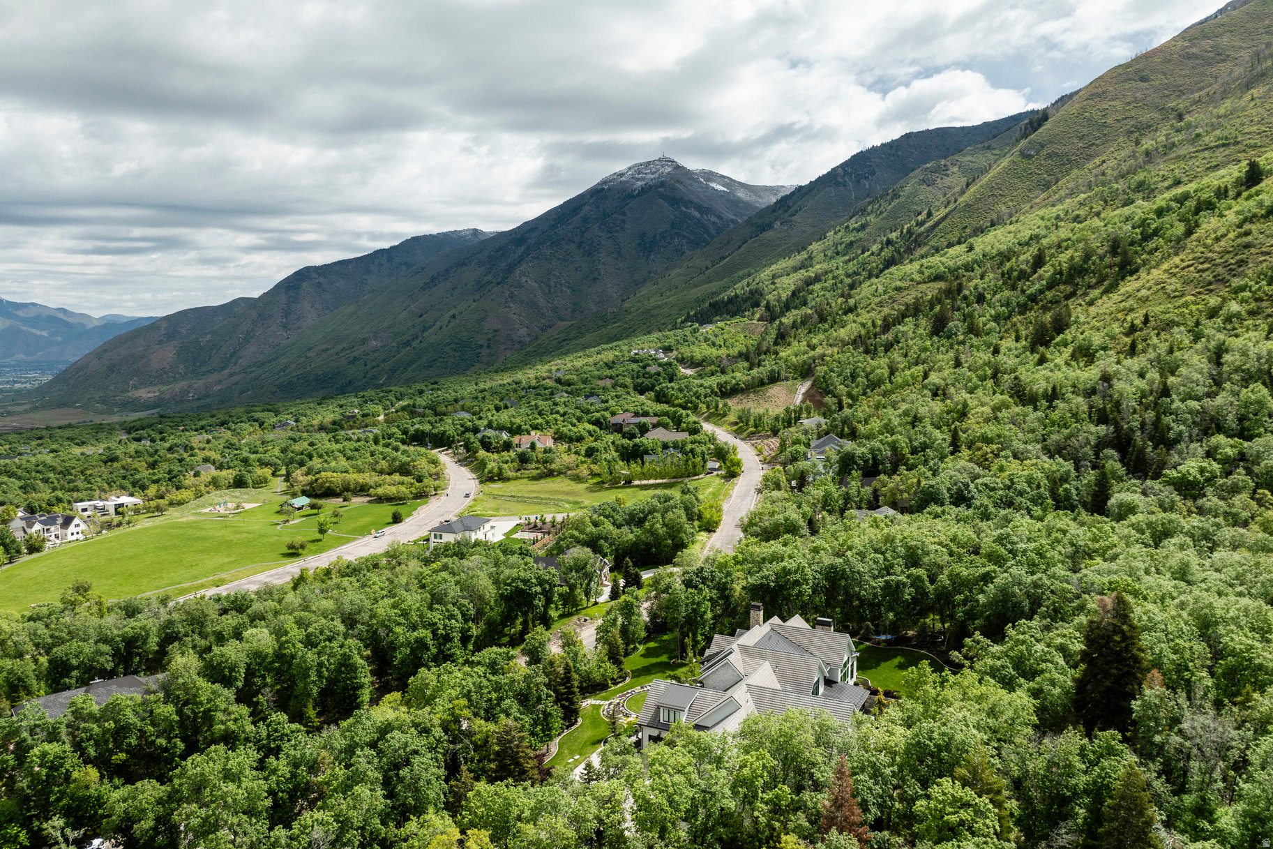 WOODLAND HILLS - Residential