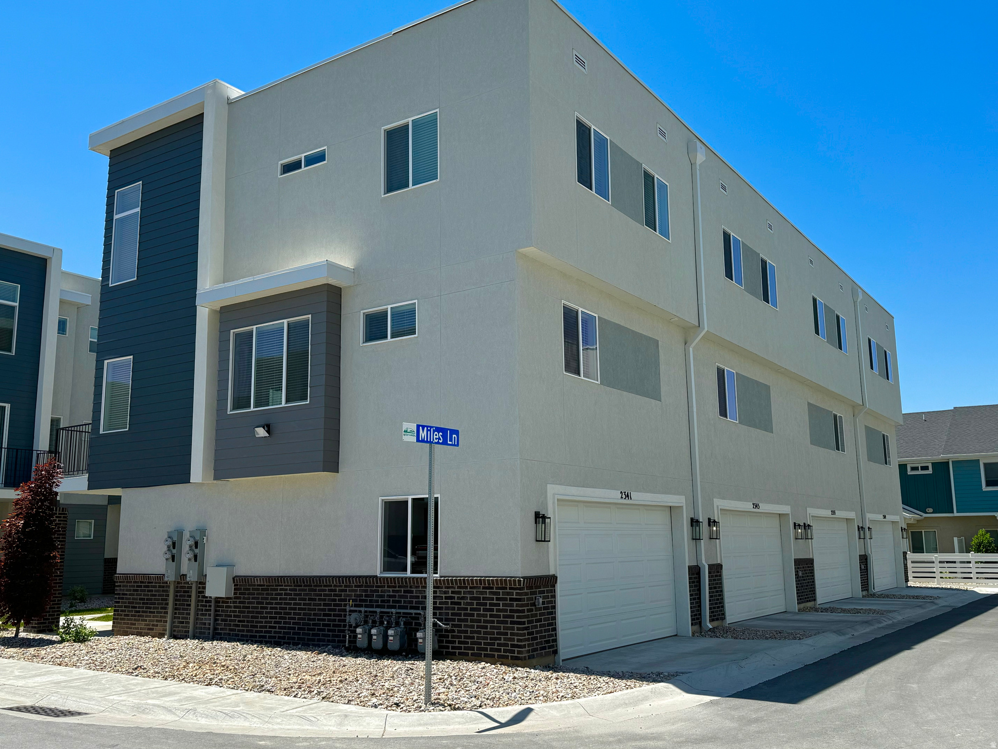 WEST GARDEN - Residential Income